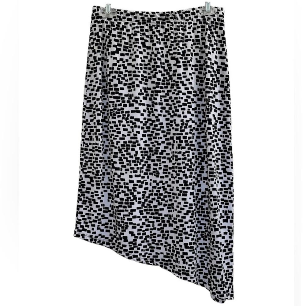 Premise Wrinklefree Stretch Asymmetrical Geometric Pattern Black & White Skirt.